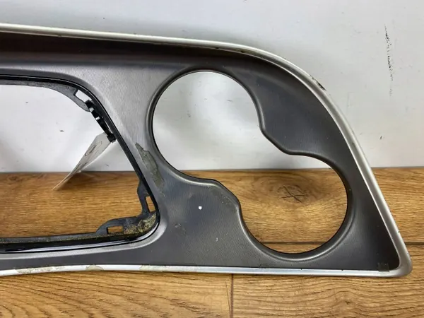Cadre de console centrale OEM 6TD511X8AAPINYA Dodge Challenger image 8