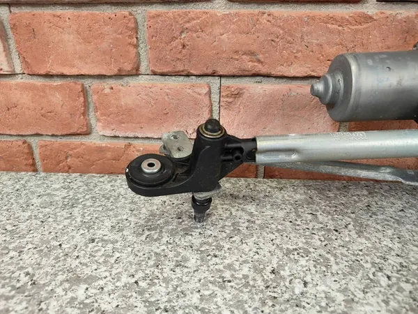 Pyyhkijämekanismi moottorilla eteen BMW X5 E70 OEM 7200535 image 7