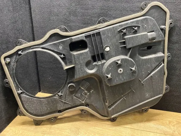 OEM CPLA21123A Etuoven Vasen Ovipaneeli Land Rover image 3