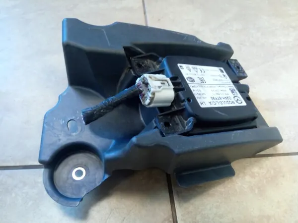 OEM D24H-67Y90 Linker Toter-Winkel-Sensor für Mazda CX-3 image 3
