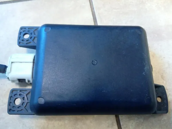 OEM D24H-67Y90 Linker Toter-Winkel-Sensor für Mazda CX-3 image 5
