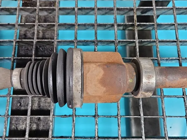 Höger fram halvaxel Renault Megane IV 1.3 TCE Manuell image 3