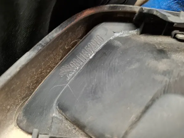 PEUGEOT 3008 5008 II Oikea Pakoputken Pää 9811652980 image 6