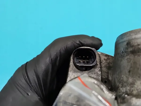 Corpo de borboleta VW Touran I 1.6 FSI image 5