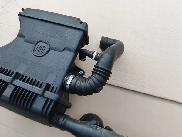 FIAT DOBLO II 1.4 16V ILMAFILTTERIN KOTELLO 51855122 image 3