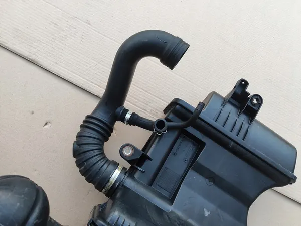 FIAT DOBLO II 1.4 16V ILMAFILTTERIN KOTELLO 51855122 image 7