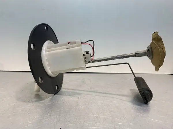 Sensor nivel combustible Subaru FBZ24012 - Usado image 3