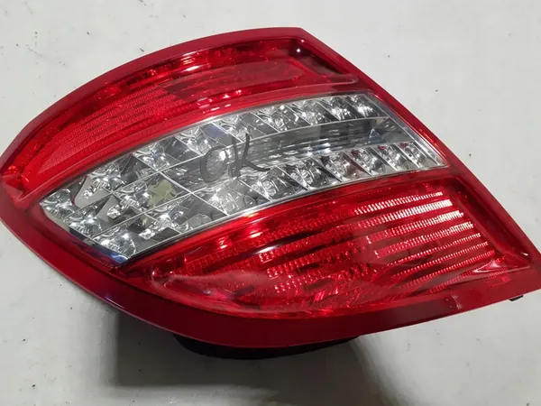 Linker Achter LED Lamp Mercedes W204 Kombi A2049069502 image 3
