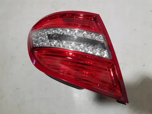 Linker Achter LED Lamp Mercedes W204 Kombi A2049069502 image 4