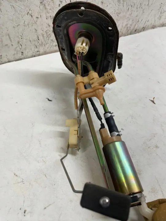Bomba de combustible Subaru Forester SG OEM 42021EE000 image 5