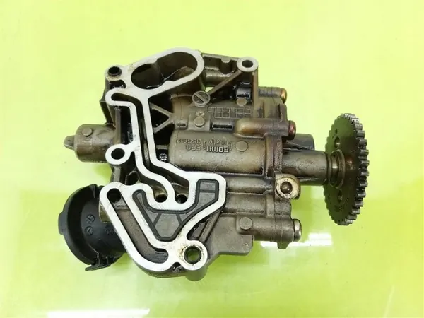 Pompe à huile OEM 04E115109E pour Skoda Yeti 1.4 TSI image 7