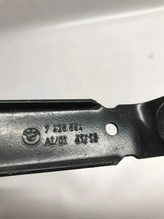 BMW Polttoainesäiliön Kiinnike OEM 7426684 - Käytetty image 7