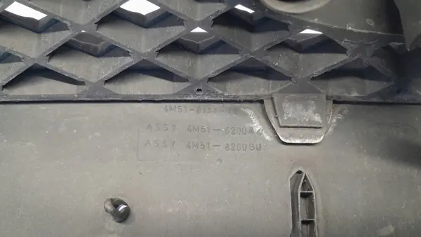 Kühlergrill Ford Focus MK2 OEM 4M518138AE - Gebraucht image 4