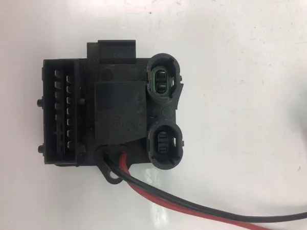 Lämmityspuhaltimen moottorivastus Renault OEM 16565662699 image 4
