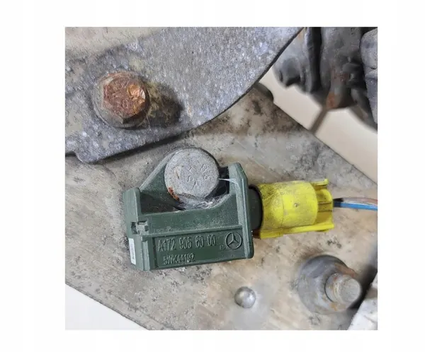 Viga parachoques delantera Mercedes CLS W218 OEM - Usado image 5