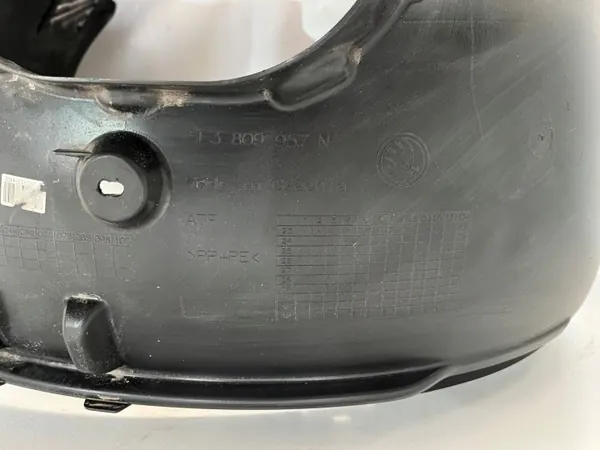 Skoda Octavia IV främre vänster stänkskärm OEM 5E3809957N image 8