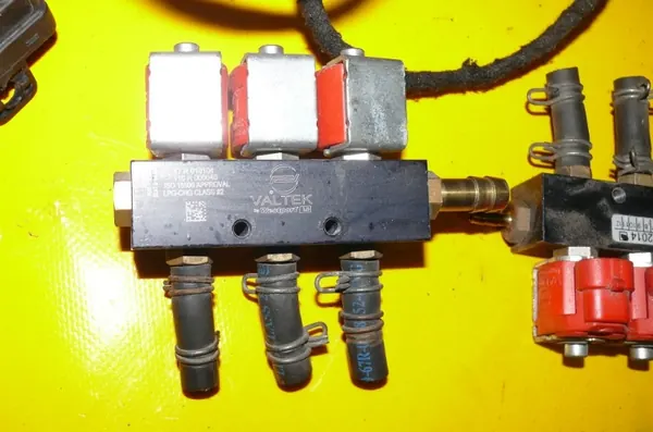 Kit de instalación LPG OEM B400089644 Prins usado image 6