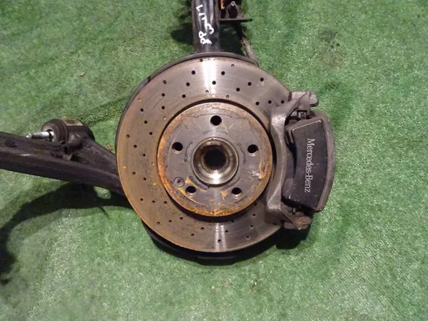 CLA Mozzo anteriore destro Ammortizzatore W117 image 3