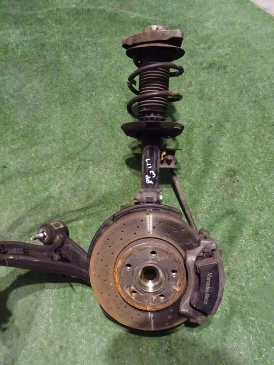 CLA Mozzo anteriore destro Ammortizzatore W117 image 4