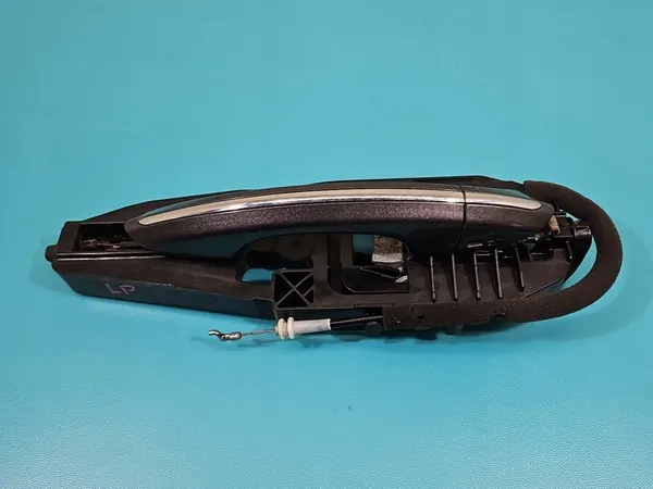 Vasen etuulkosäilytyskahva Fusion USA 2012-2020 OEM image 3