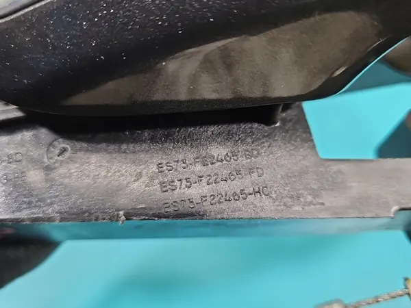 Vasen etuulkosäilytyskahva Fusion USA 2012-2020 OEM image 6