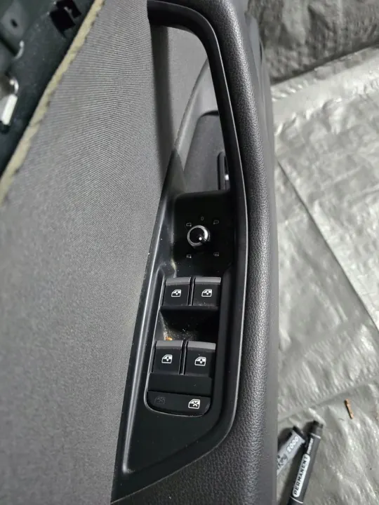 Voorlinker Deurpaneel OEM 8W0867133 Audi A4 B9 image 8