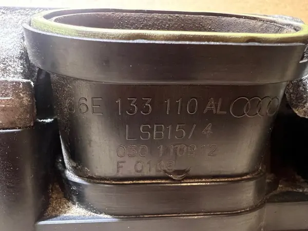 AUDI A8 D4 3.0 TFSI Rechter Ansaugkrümmer 06E133110AL image 3