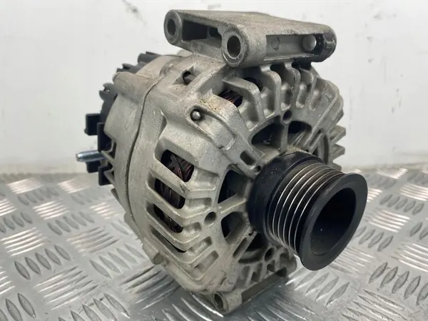 Vaihtovirtageneraattori Mercedes W221 S350 3.5 CGI image 4