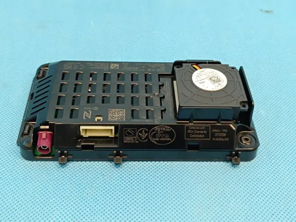 Chargeur Inductif OEM 3P0035502A pour VW Golf 8 image 4