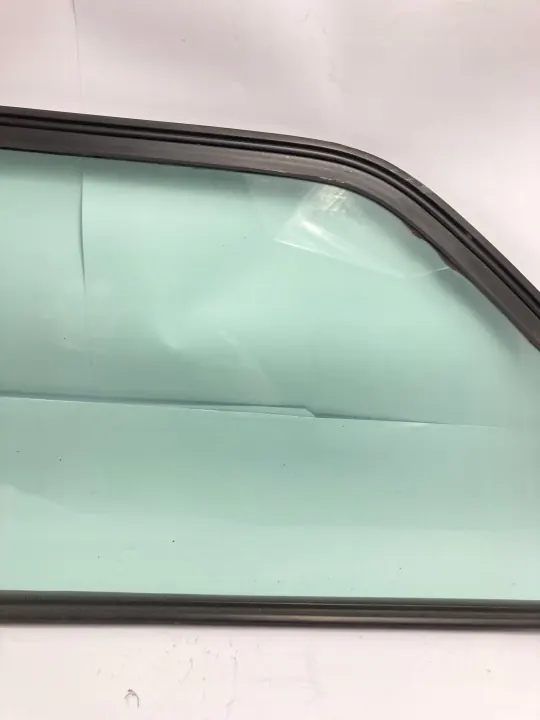 Vitre arrière gauche avec joint OEM SDV09409 Mercedes W124 image 4