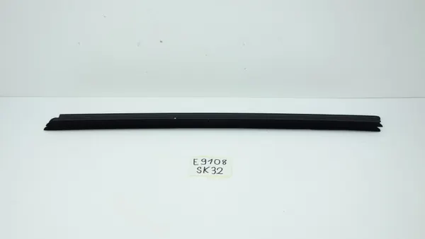 Junta de Puerta Mazda 3 IV 2018 OEM BACS-59-821 Delantera Derecha image 2