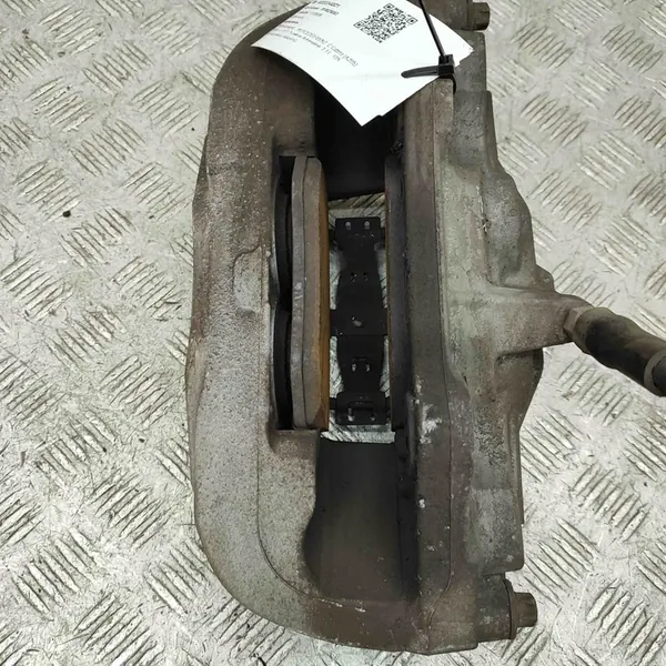 Mercedes-Benz C W205 2016 Vasemman etu jarrusatula image 2