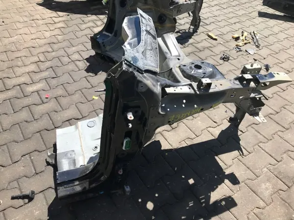 Jeep Avenger 2023 Achterzijde Rechterkant image 2