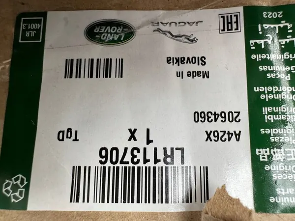 Jaguar XE rear brake caliper LR113706 image 4