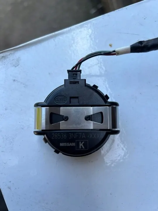 Sadetunnistin johdolla Nissan Juke F15 Lift image 2