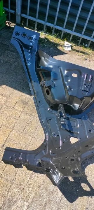 OEM 890 Reforço para-guarda traseiro esquerdo Volvo XC40 image 8