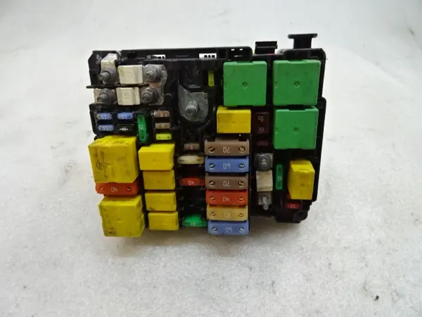 Module BSM OEM 9804848580 pour Peugeot 308 image 2