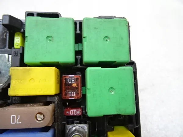 Module BSM OEM 9804848580 pour Peugeot 308 image 3