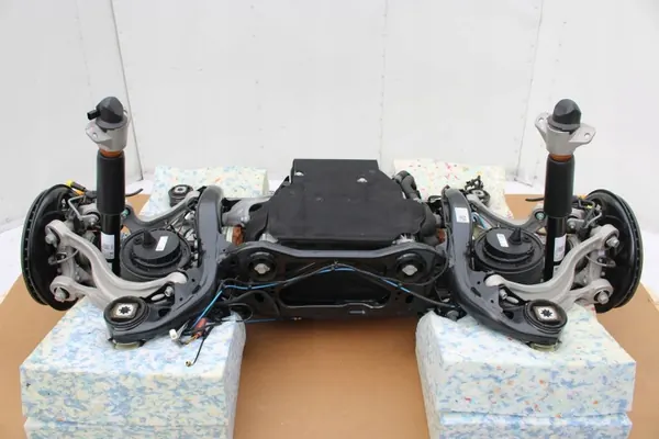 Viga suspensión trasera Audi E-Tron OEM bt-cars-31335 image 4