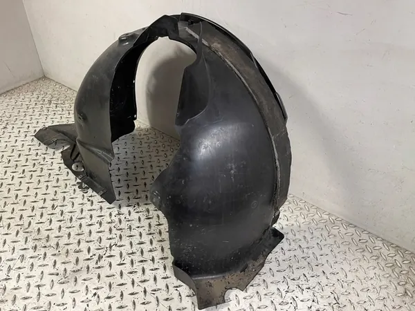 Front Right Wheel Arch VW Polo VI 2GS805912B image 4