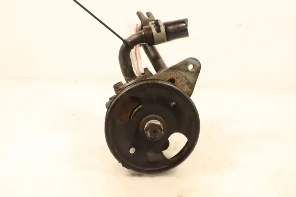 Ohjauspumppu OEM 57073143 Nissan Muranolle image 2