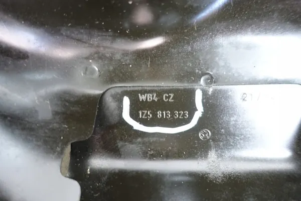 Skoda OE Heckwandblech OEM 1Z5813323 image 5