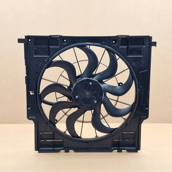 BMW Radiatorventilator OEM 17118472323 850W Gebruikt image 5