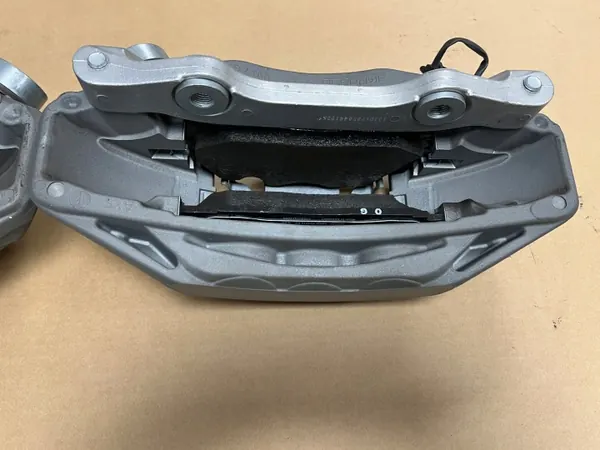 Audi A6 A7 etujarrukit OEM 4M0615301A image 10