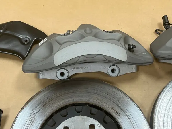 Audi A6 A7 etujarrukit OEM 4M0615301A image 4