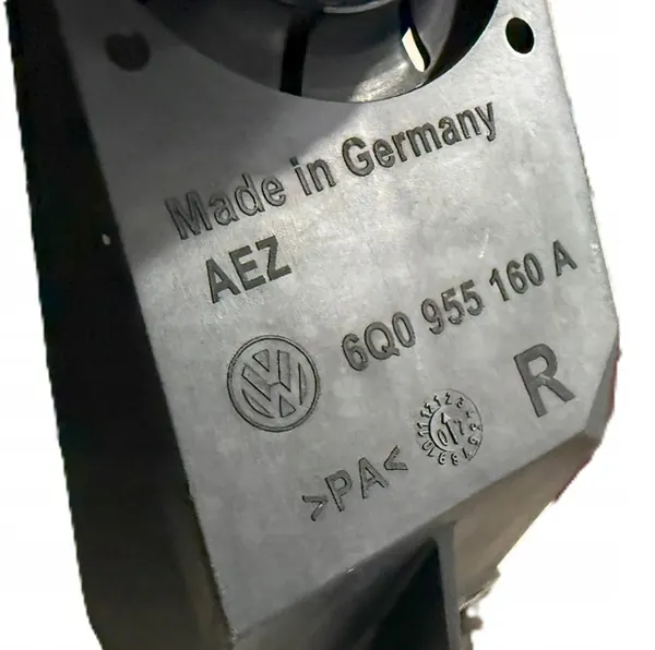 OEM VOLKSWAGEN POLO IV 9N Voorrechter koplampensproeier image 3