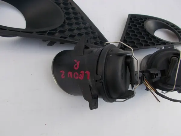 Farol Esquerdo Direito Grade Seat Leon II 5P0941699A 1P0853666A image 9