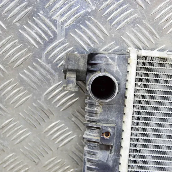 Radiador Jeep Cherokee 2015 image 3