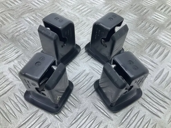 Skoda Karoq ISOFIX-tulppa OEM 575887233 image 4