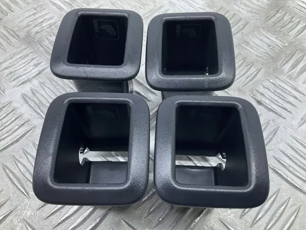 Skoda Karoq ISOFIX-tulppa OEM 575887233 image 6
